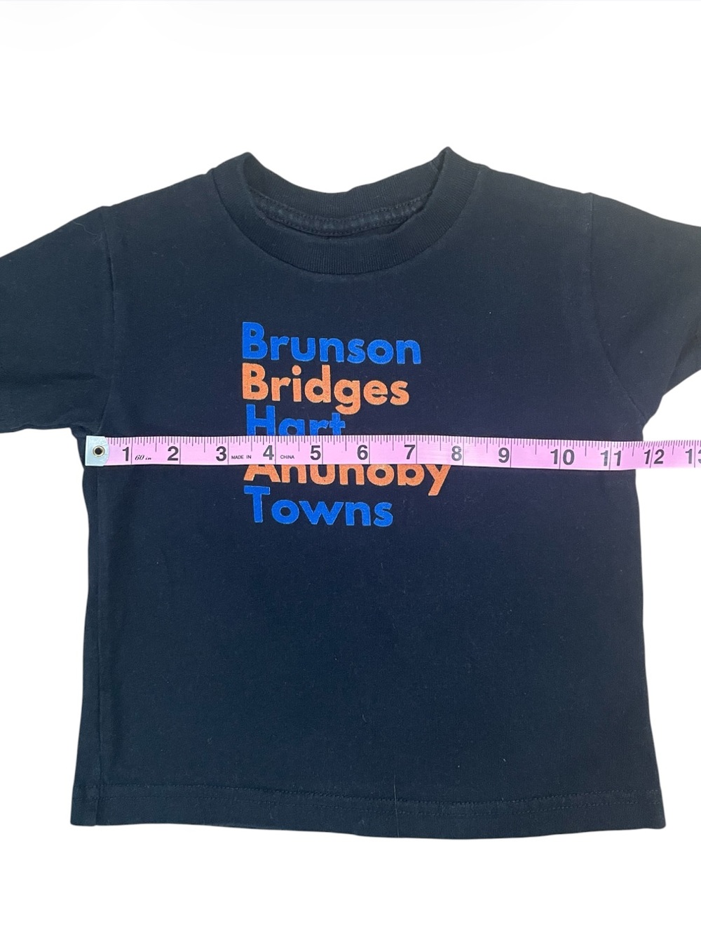 Black Short-Sleeve Kids Tee Featuring NY Knicks Players - Picture 4 of 5